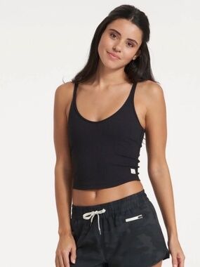 vuori ribbed crop tank size M
